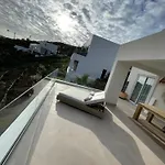 Infinity With Sensational View And Extreme Privacy Villa